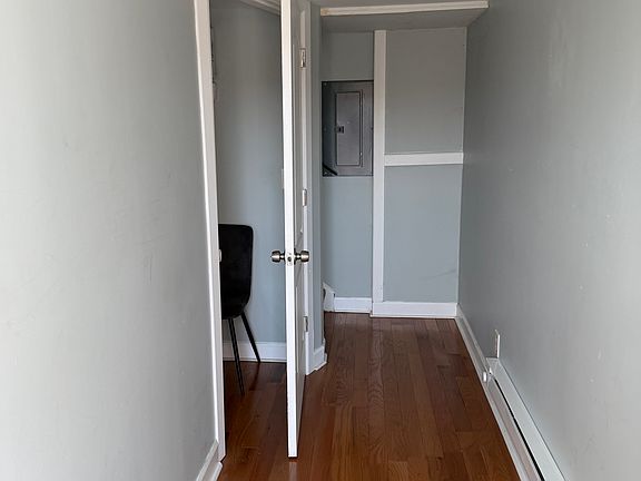2nd image of 552 3rd St #15
