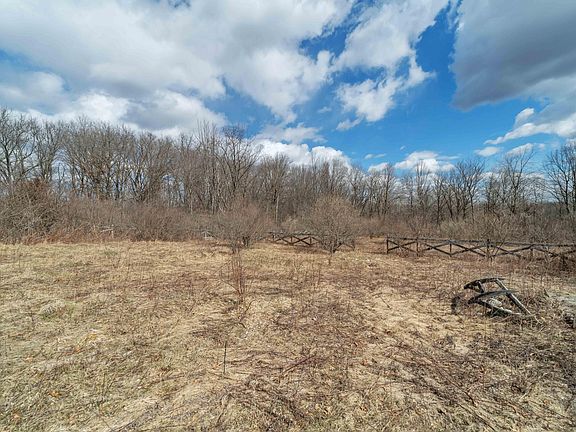 5th image of 2725 S Duck Lake Rd