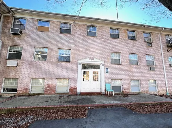 2910 Barclay Manor, Newburgh, NY 12550