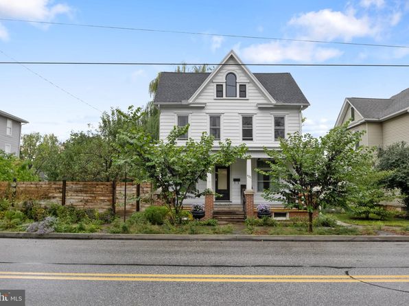 422 W Simpson St, Mechanicsburg, PA 17055