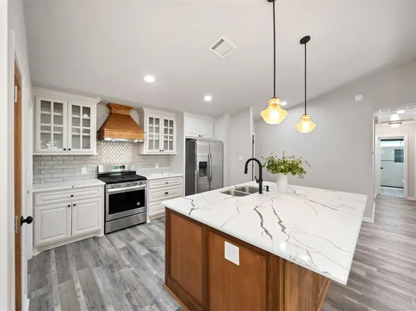 69 S Brookberry Ct, Spring, TX 77381