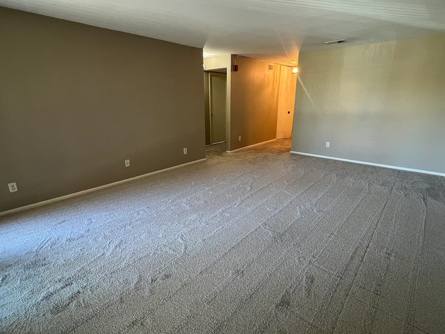 2 bed, 950 sqft, $1,345 — Photo 4