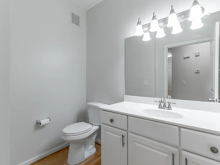 2105 Regency Ct — Photo 15