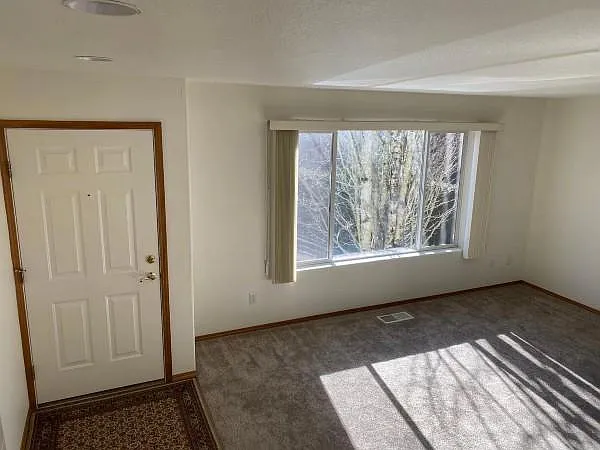 609 SE Paropa Pl — Photo 13