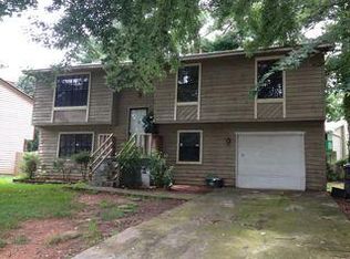 888 Glasgow Dr, Lilburn, GA 30047