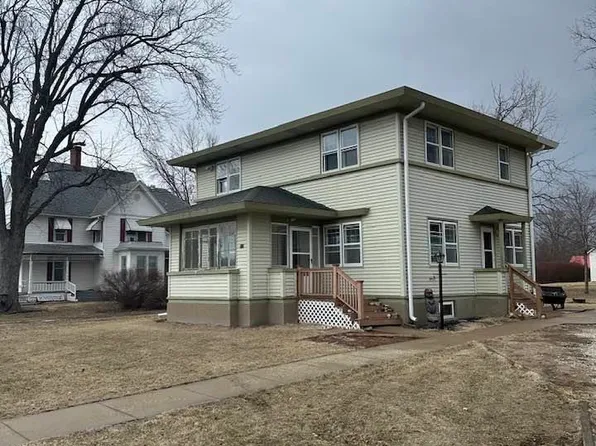 213 N Illinois St, Camp Point, IL 62320
