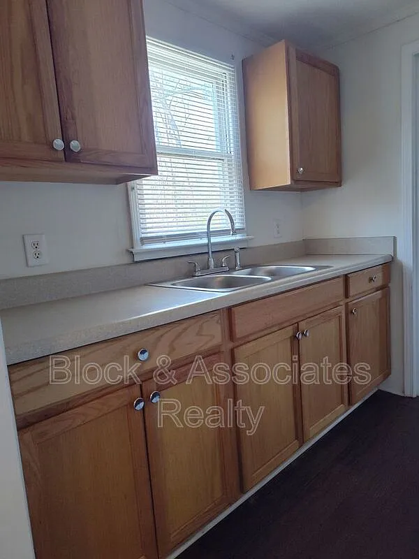1 bed, 1.0 bath, $650 — Photo 3