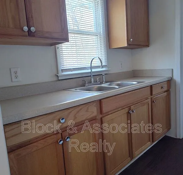 1352 Briles Dr #4D — Photo 3