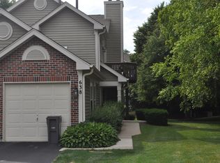 638 Cobblestone Ct #1, Elgin, IL 60120