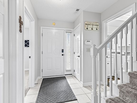 4th image of 253 Village Dr