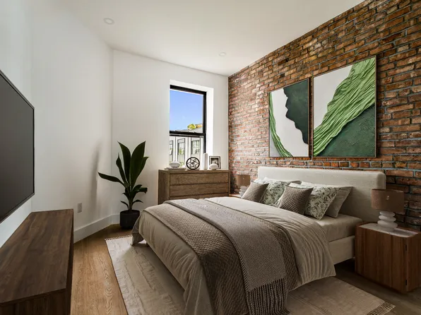 319 Vanbrunt Street image 2 of 7