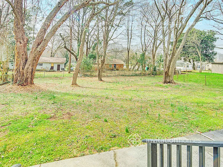 4240 Winedale Ln — Photo 24