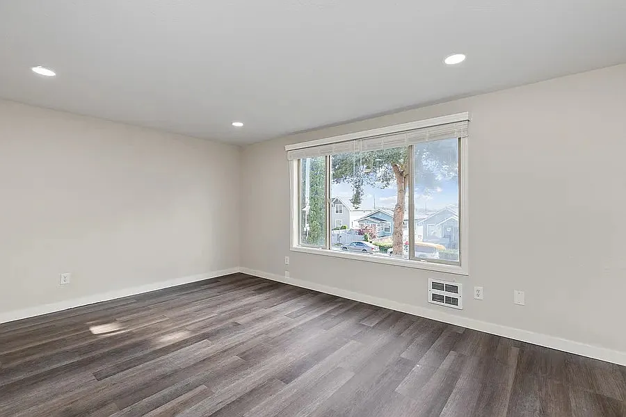 3618 Lombard Ave — Photo 3