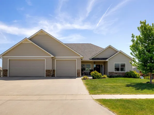 1102 Ridgetop Dr, Huxley, IA 50124