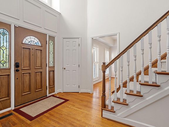 4th image of 203 Widecombe Ct