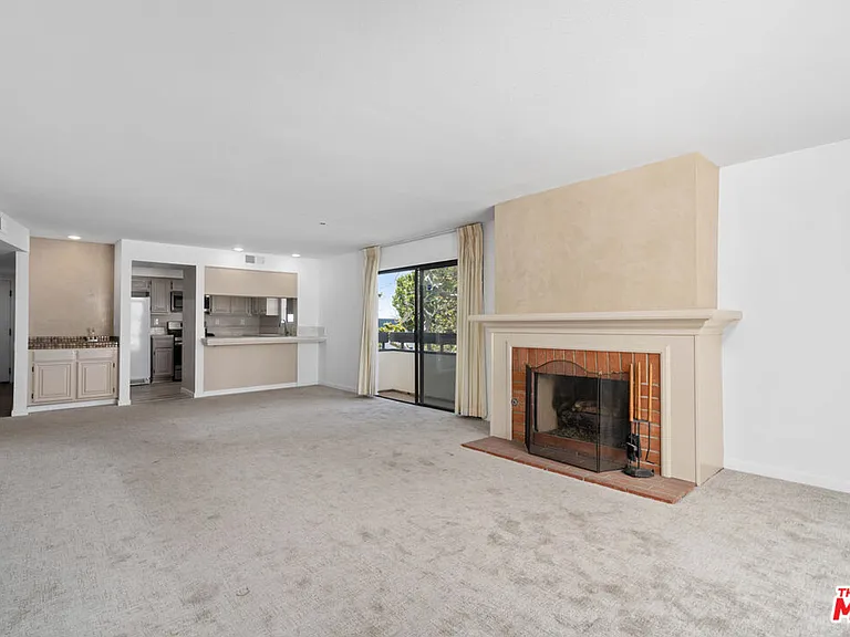 1250 Amherst Ave #201 — Photo 25