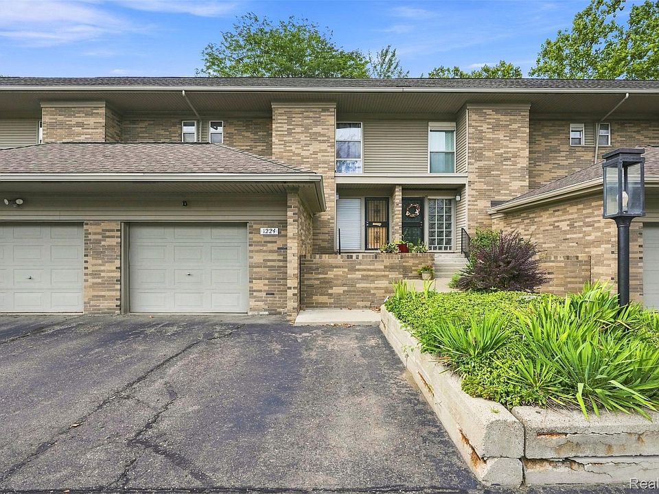 1st image of 1224 Saint Aubin Pl