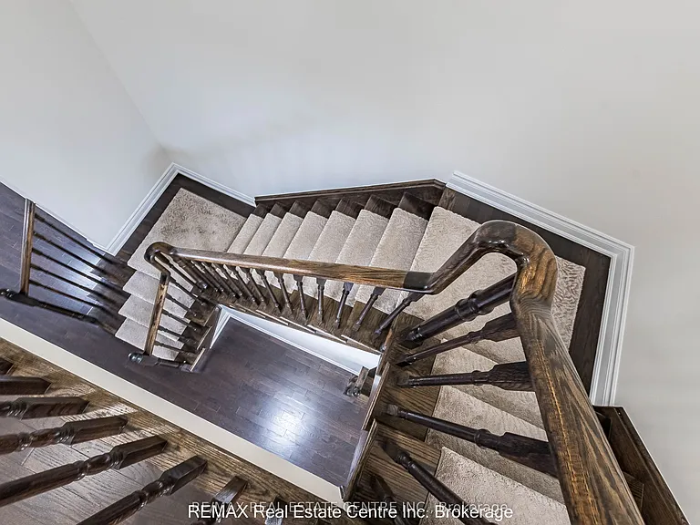 27 Lady Evelyn Cres — Photo 20