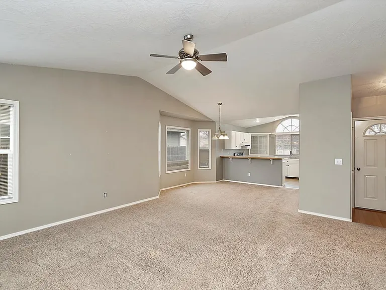 4245 S Danridge Ave — Photo 9