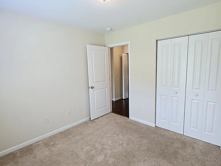 218 N Stonegate Dr — Photo 17