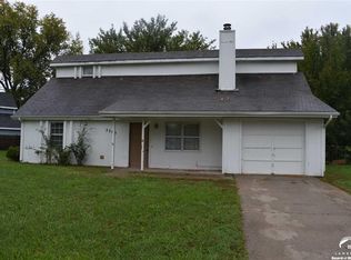 3305 Valleydale Dr, Manhattan, KS 66502