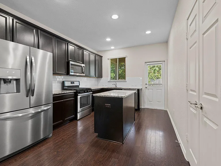 537 Bonnet Blvd — Photo 9