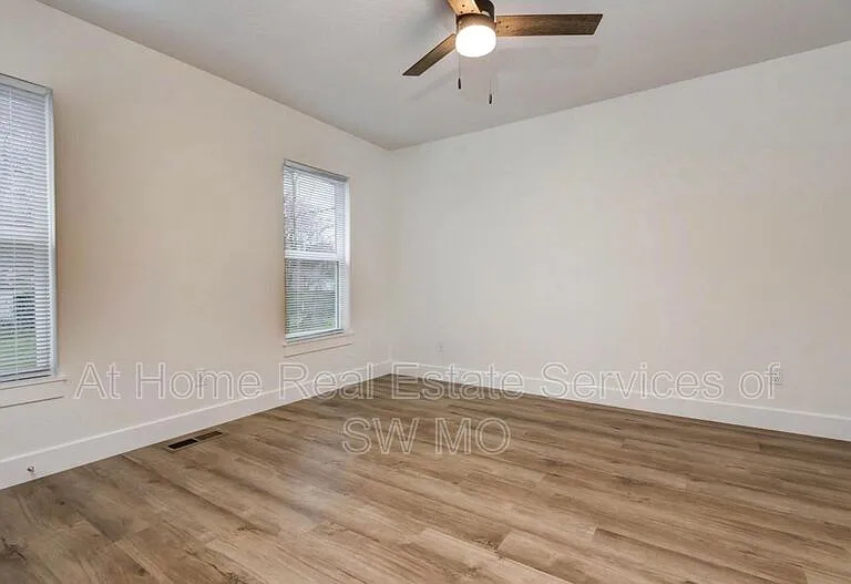 1539 S Fremont Ave — Photo 8