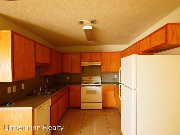 4th image of 2807 Lucille Dr #A