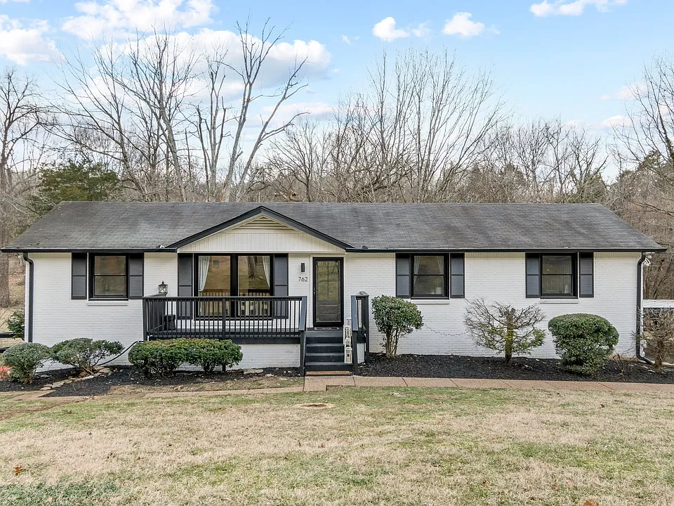 762 Rhonda Ln
