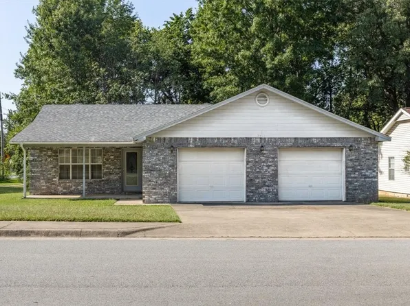 2411 W Megan Dr, Fayetteville, AR 72703