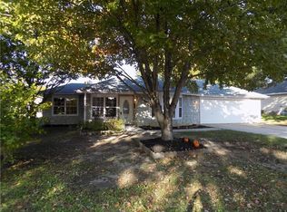 904 SW Hereford Dr, Grain Valley, MO 64029