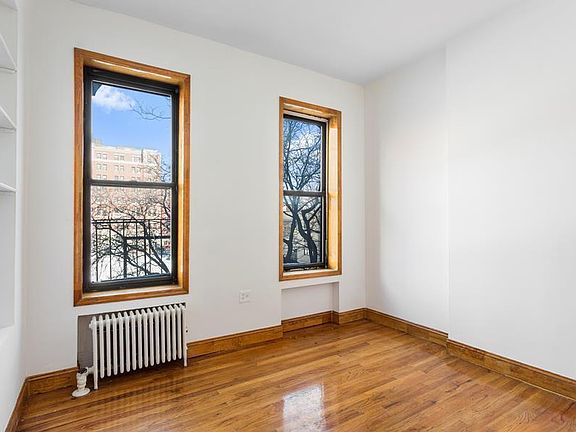 2nd image of 326 E 11th St APT 7
