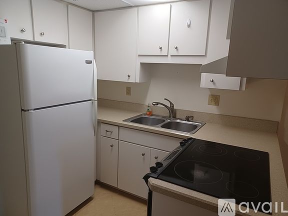 4th image of 822 State Ave #2
