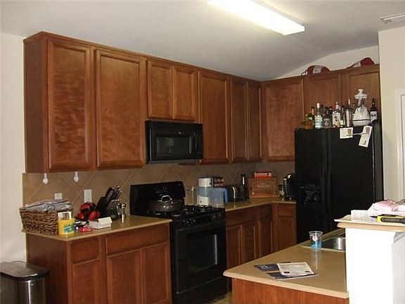 3rd image of 19711 Hollington Dr