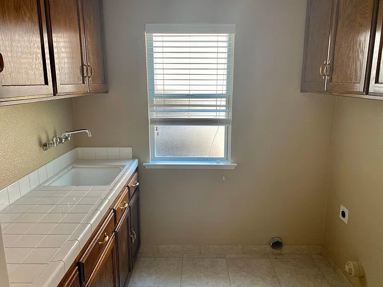 9846 N Ann Ave — Photo 12