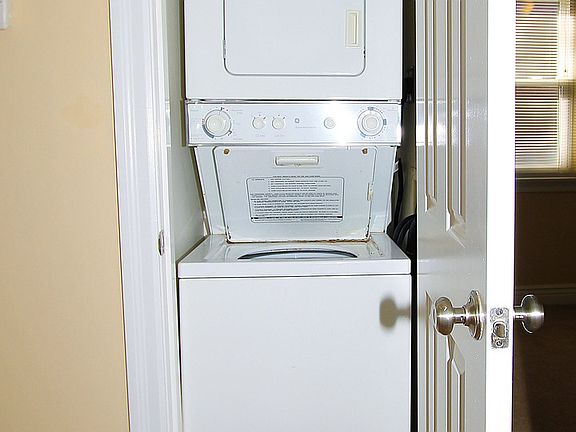 5th image of 8315 Delmar Blvd #2-1W