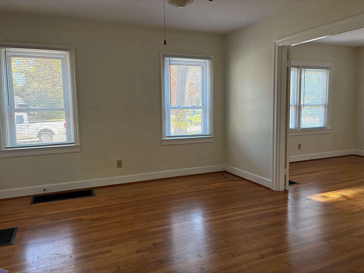 2 bed, 750 sqft, $1,120 — Photo 2