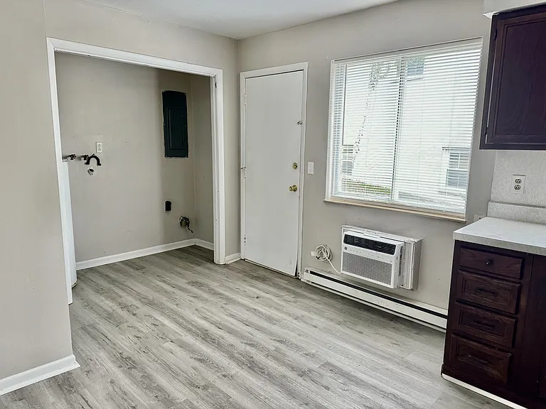 2300 Shadyside Rd #12 — Photo 4