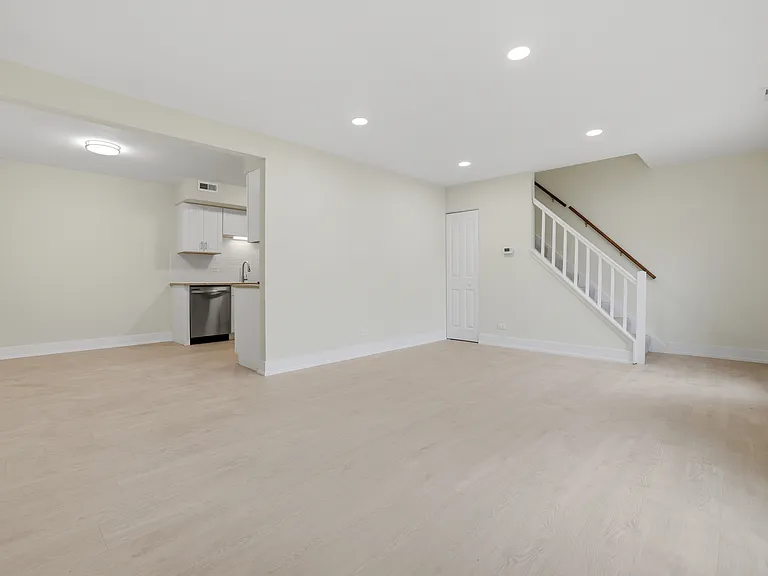 763 Wellington Ave #763 — Photo 1