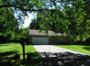 471 Essex Ln, Crystal Lake, IL 60014