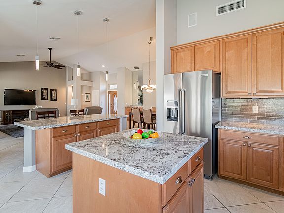 3rd image of 8358 W Rosemonte Dr