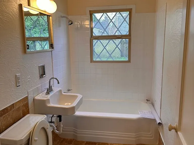 8003 N Wabash Ave — Photo 14