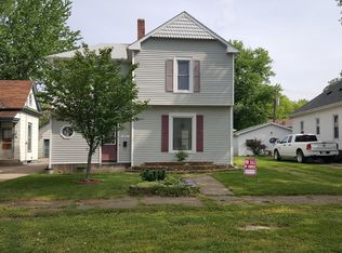 513 W Washington St, Clinton, IL 61727