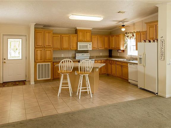 5th image of 741 Coral Dr