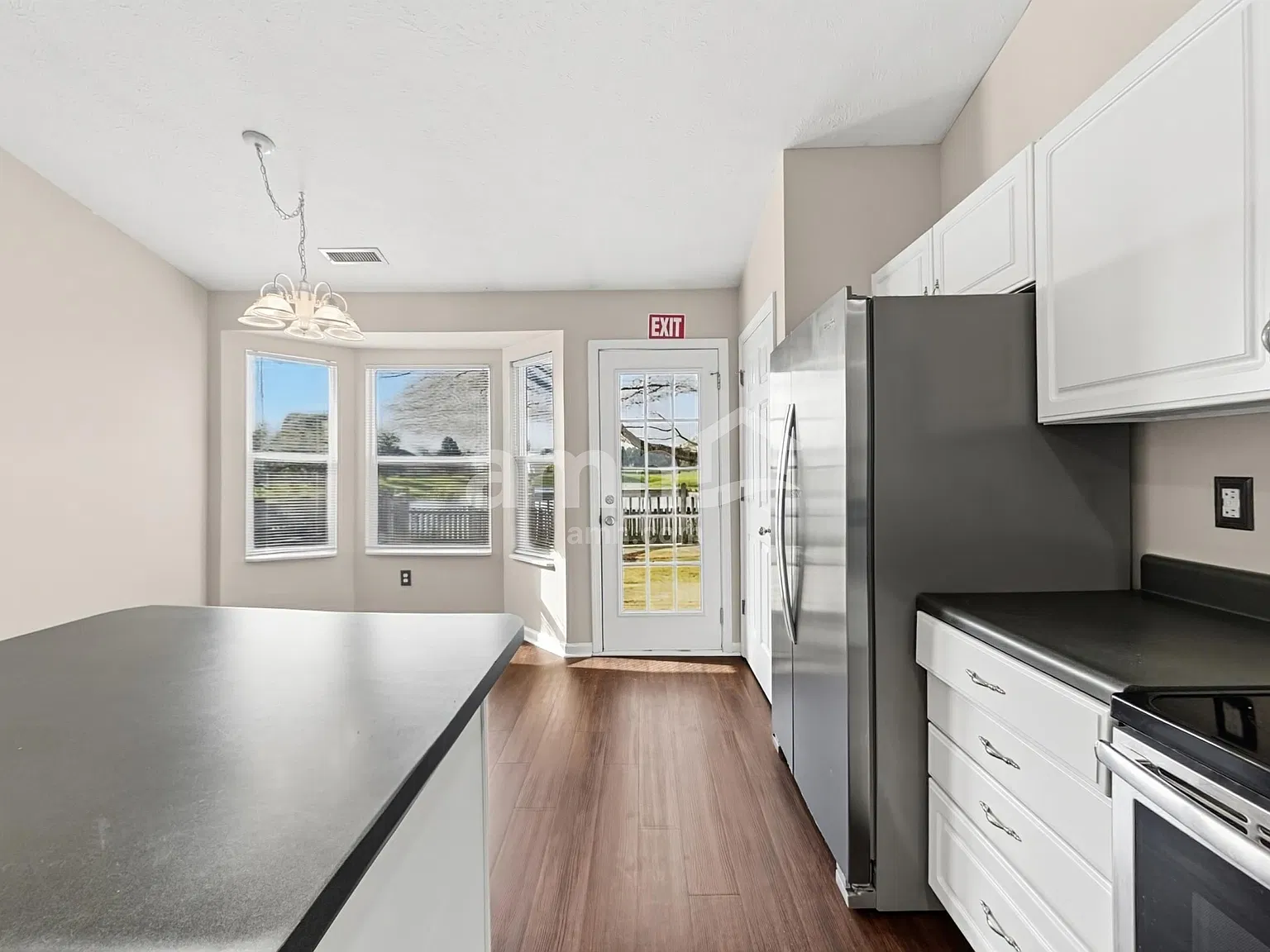 3 bed, 2.0 bath, 1418 sqft, $1,975 — Photo 3