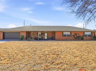 120 Mitchell Dr, Elk City, OK 73644