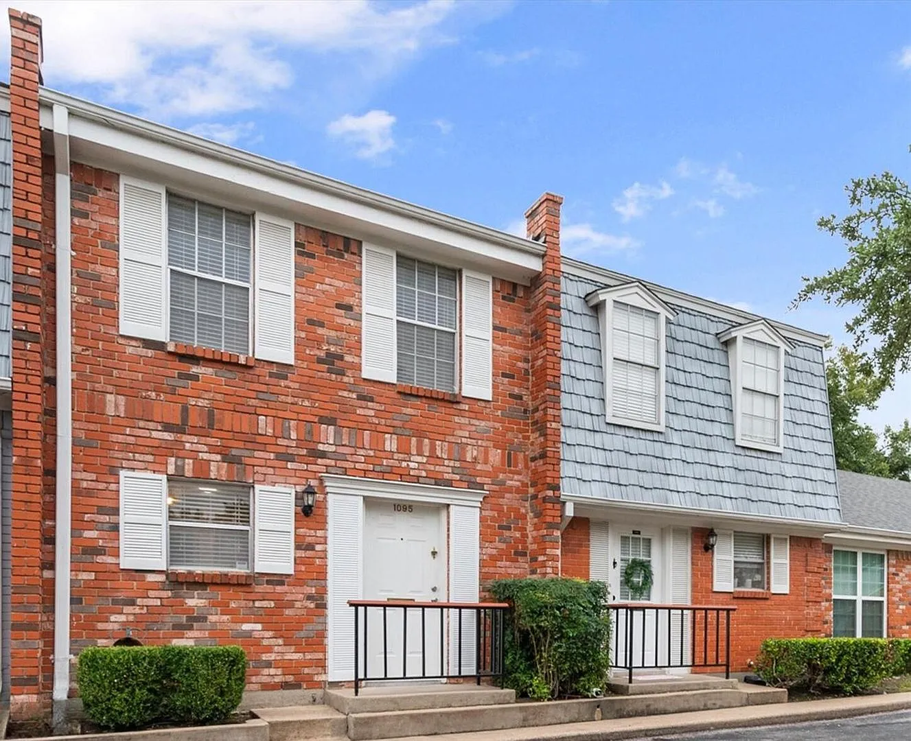 Luxury Townhome Living in the Prestigious Gated Community of Indian Creek Available Now! — Photo 1