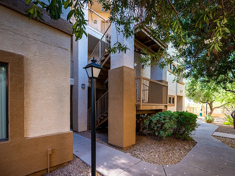 2550 E River Rd #15303 — Photo 2