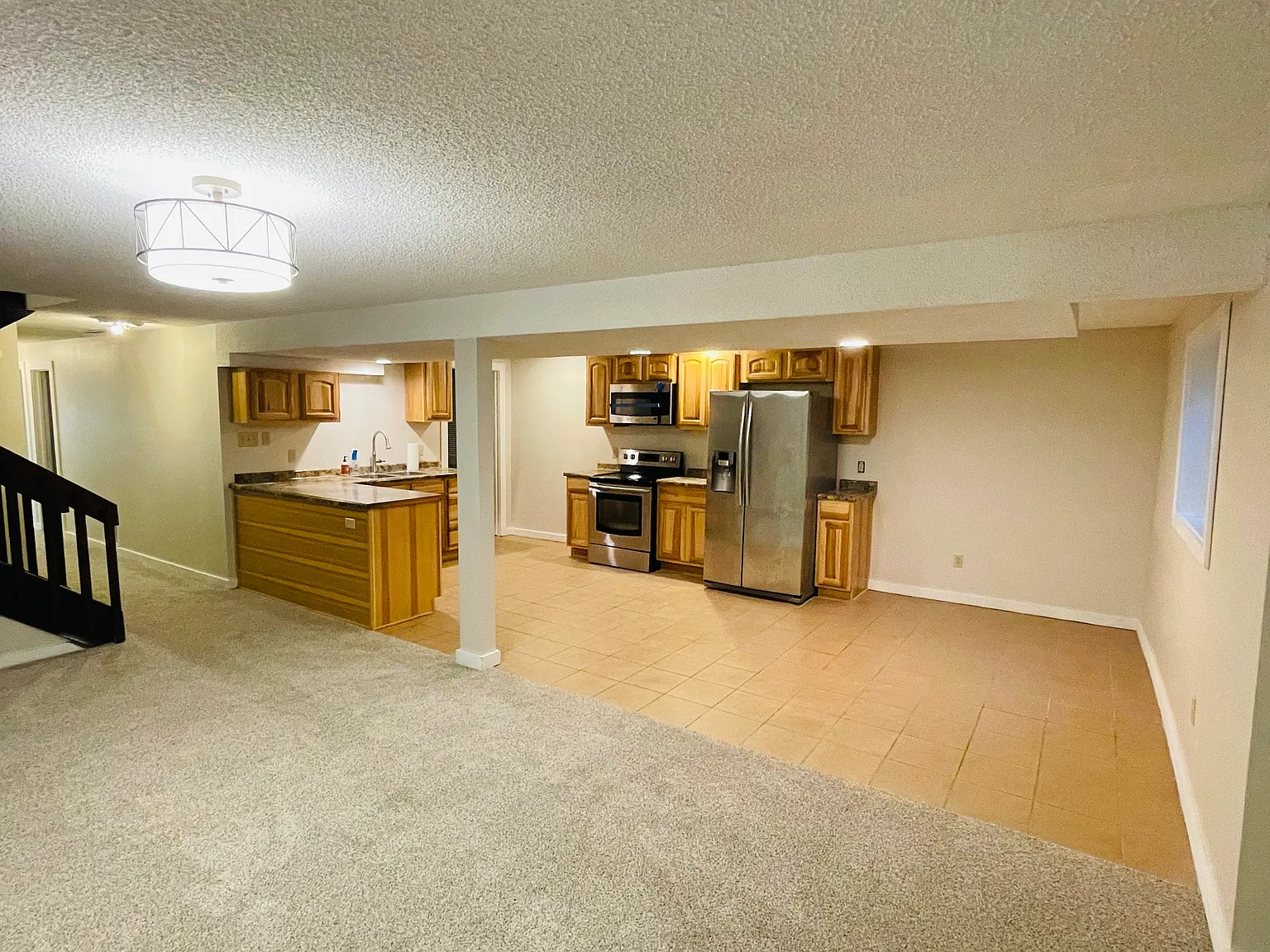 6 bed, 4094 sqft, $900 — Photo 4