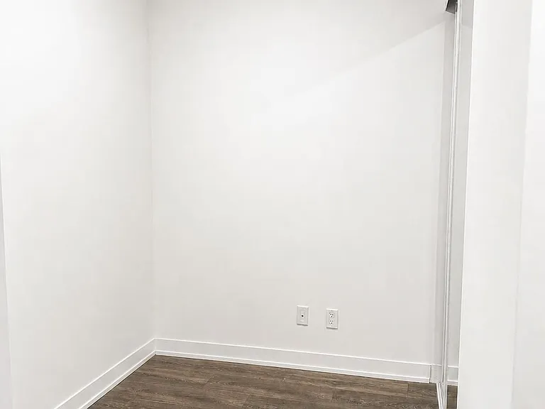 7950 Bathurst St #1013 — Photo 8